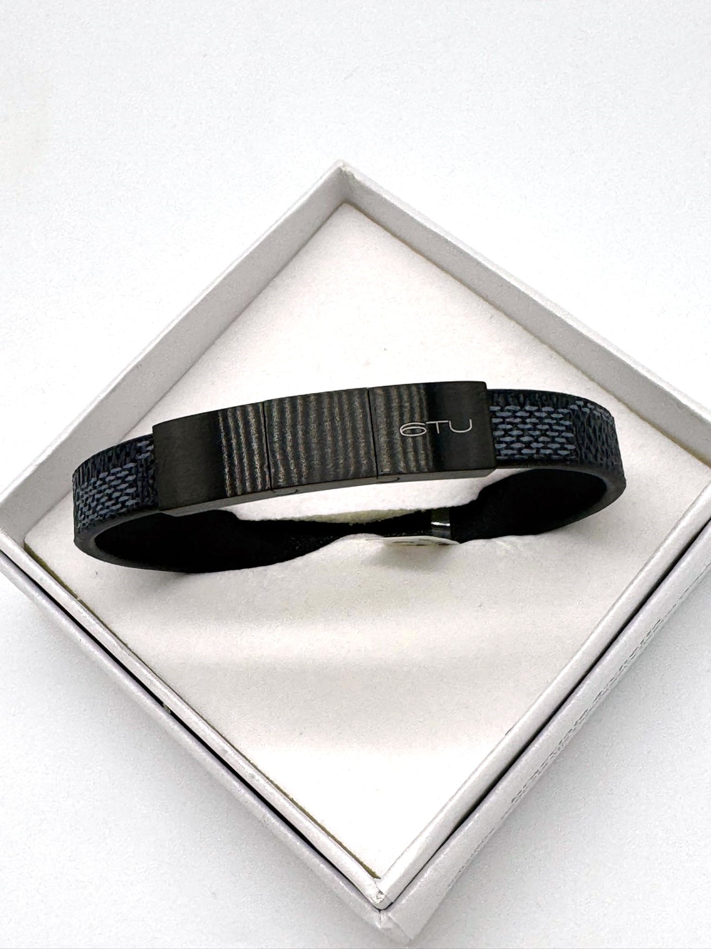 Bracciale largo blu e nero chiusura acciaio